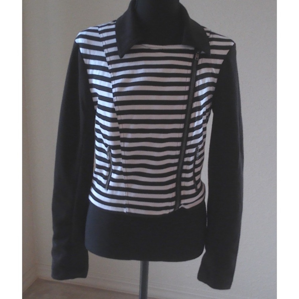 BONGO WOMENS SIZE MEDIUM SHORT BLACK & WHITE JACKET BN228